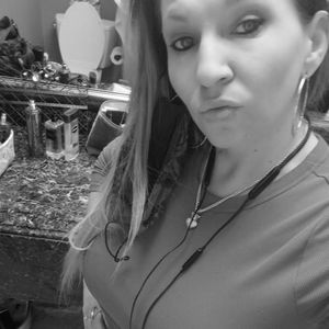 Meet your Posher, Synthia